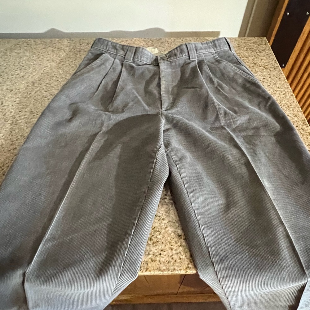 Savage light weight corduroy gray men’s dress 👖size 34x. EUC